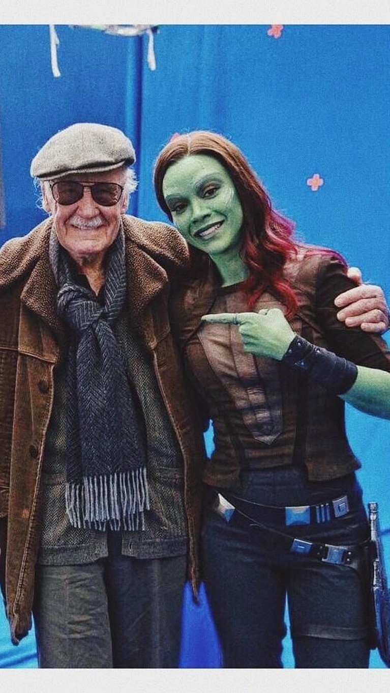 Kreator superhero Marvel, Stan Lee, meninggal pada Senin (12/11). Beribu ucapan duka datang untuknya, termasuk dari para bintang Marvel ini.