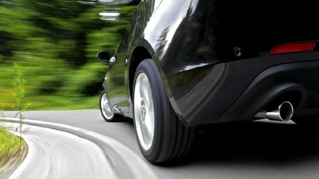 Teknologi rear wheel steering memang belum jamak pada mobil-mobil yang diproduksi di Indonesia. Alasannya karena bukan sebuah sistem yang 'murah'.