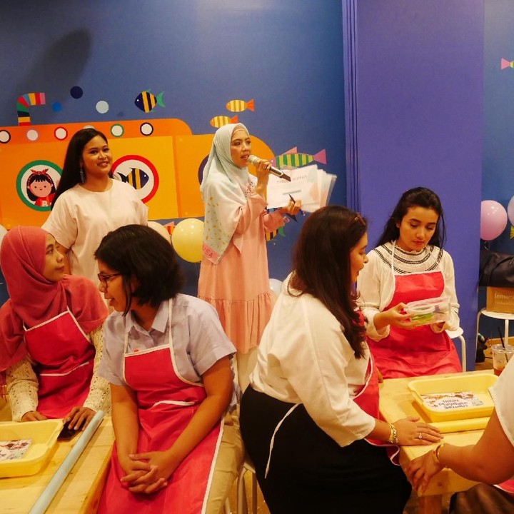 <p>Sebelum dimulai, para ibu diberikan instruksi harus bikin mainan untuk anak usia berapa supaya mainannya aman dimainkan saat playdate.</p>