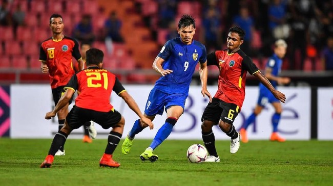 Perubahan skuat timnas Thailand pada Piala AFF 2018 menyisihkan banyak pemain Tim Gajah Perang yang terlibat dalam final Piala AFF 2016.