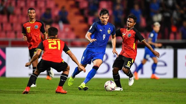 Jamu Timnas Indonesia, Thailand Minim Pemain Final AFF 2016 Perubahan skuat timnas Thailand pada Piala AFF 2018 menyisihkan banyak pemain Tim Gajah Perang yang terlibat dalam final Piala AFF 2016.