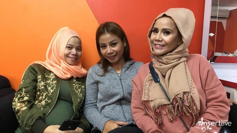 Difitnah Oleh Angel Lelga, Keluarga Vicky Prasetyo Geram Di tengah sidang cerai dengan Vicky Prasetyo, Angel Lelga dikabarkan mengumbar fitnah mengenai keluarga Vicky. Mendengar hal itu keluarga Vicky pun geram.