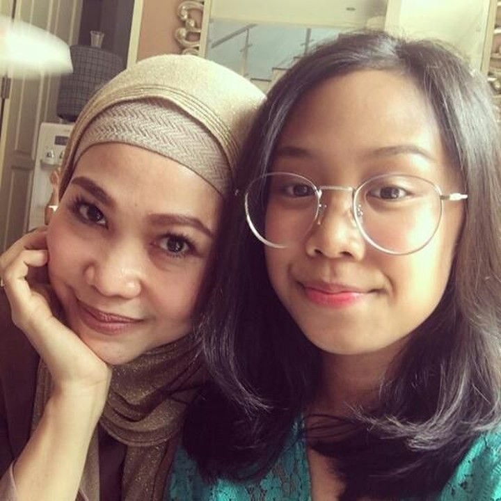 <p>Lihat deh, Bun, Kaylifa mirip dengan bundanya ya. (Foto : Instagram/ ucienurul)</p>