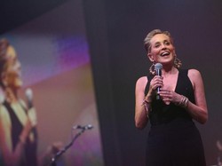 Reza Rahadian Bahagia Dapat Kesempatan Ngobrol Bareng Sharon Stone