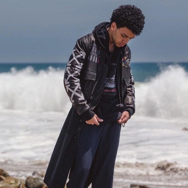 Fans Berat, Justice Smith Dapat Peran Film Detective Pikachu