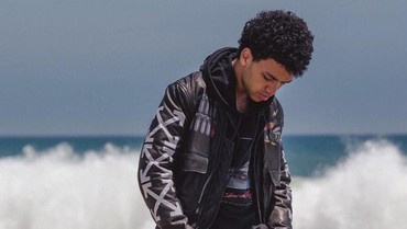 Fans Berat, Justice Smith Dapat Peran Film Detective Pikachu