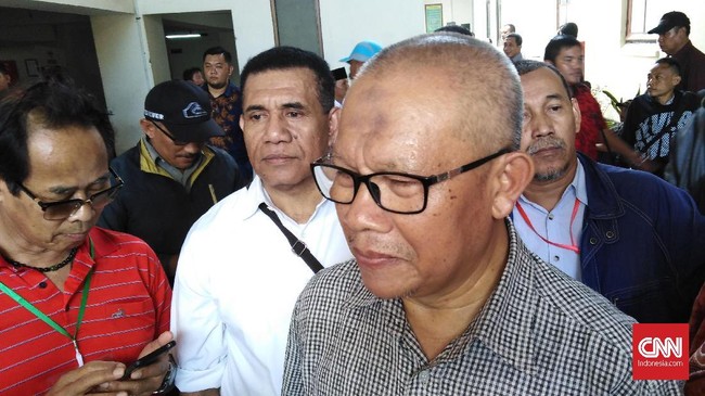 Eks karyawan Merpati Airlines bersuka cita atas putusan Pengadilan Niaga Surabaya terkait proposal damai PKPU. Air mata dan tepuk tangan mewarnai persidangan.