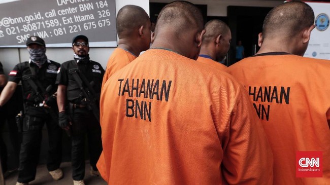107 Bandar dan Pengedar Narkoba Asal China Ditangkap di Makassar Sebanyak 107 pelaku peredaran narkoba jaringan internasional termasuk jaringan Freddy Pratama ditangkap di Makassar.