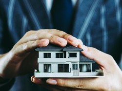 Konon Rumah Tusuk Sate Bisa Bawa Sial, Bagaimana Hukumnya dalam Islam?