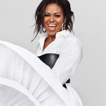 Jalani Pemotretan, Michelle Obama Pakai Korset Kulit