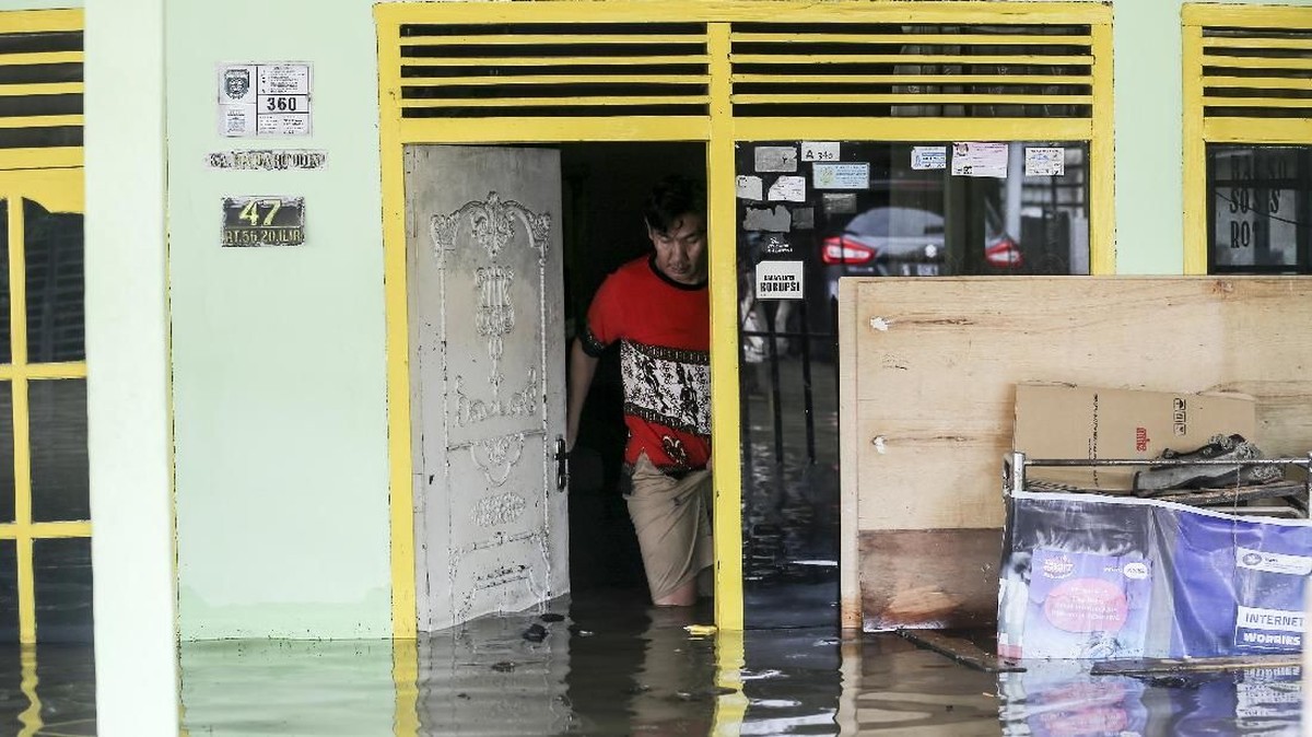 FOTO: Banjir Rendam Sejumlah Daerah di Indonesia