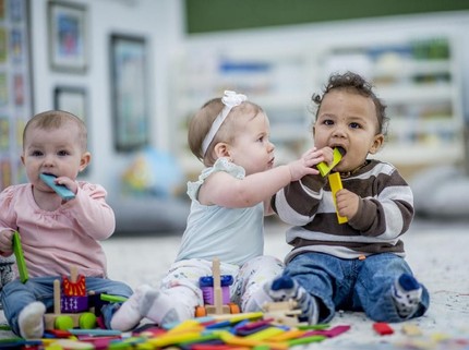 Bunda, Simak Tips Pilih Mainan Anak untuk Usia 0 - 3 Tahun