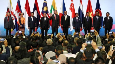 Anggota ASEAN plus enam negara lain; China, Australia, India, Jepang, Korea Selatan dan Selandia Baru sepakat menyelesaikan perundingan perdagangan bebas 2019.