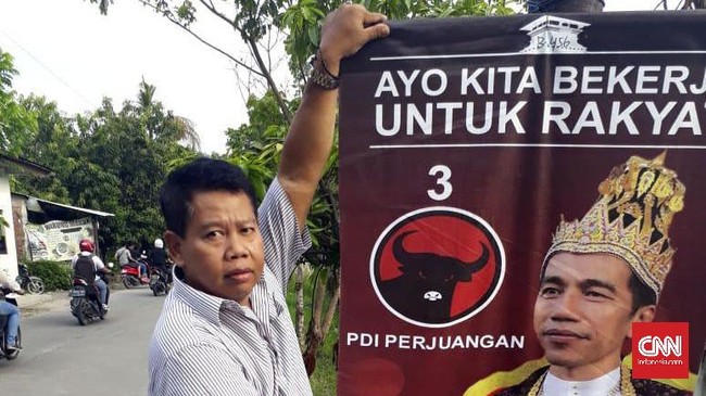 Jokowi menargetkan suara 82 persen di Jawa Tengah. PDIP curiga ada penggembosan suara karena poster Raja Jokowi tersebar setelah target itu ditetapkan.