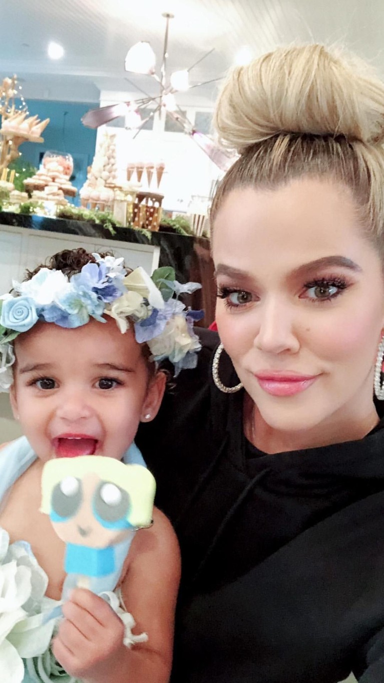 Putri dari Rob Kardashian dan Blac Chyna, Dream Kardashian, rayakan ulang tahun keduanya pada Kamis (15/11). Insertizen yang penasaran intip yuk imutnya Dream.