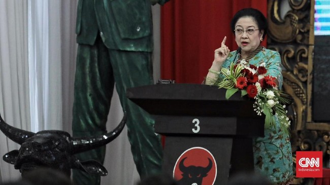 Megawati juga heran, semakin usianya yang menua, justru bertambah pekerjaannya, termasuk menjadi Ketua Dewan Pengarah BPIP.
