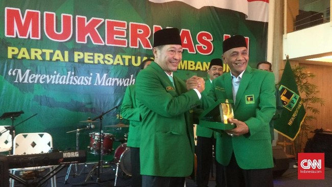 Ia menyebut pembahasan mereka bertiga terkait rencana mantan Bupati Halmahera Timur, Rudy Erawan maju sebagai bakal calon Gubernur Maluku Utara.