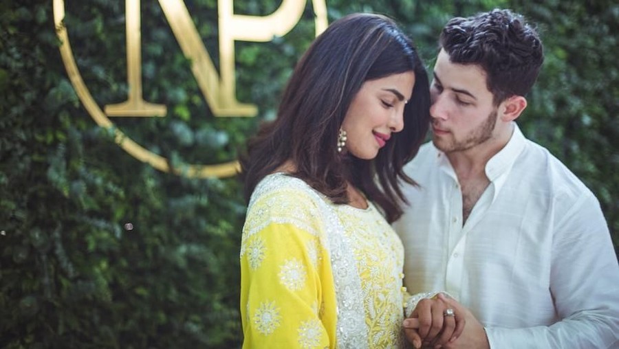 Priyanka Chopra dan Nick Jonas akan menikah di sebuah istana di Jodhpur, India, dengan menggabungkan dua kebudayaan. 