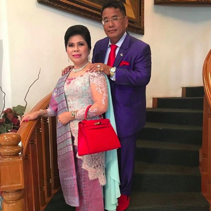 <p>Foto berdua sang istri, Hotman Paris terlihat romantis deh. (Foto: Instagram/hotmanparisofficial)</p>