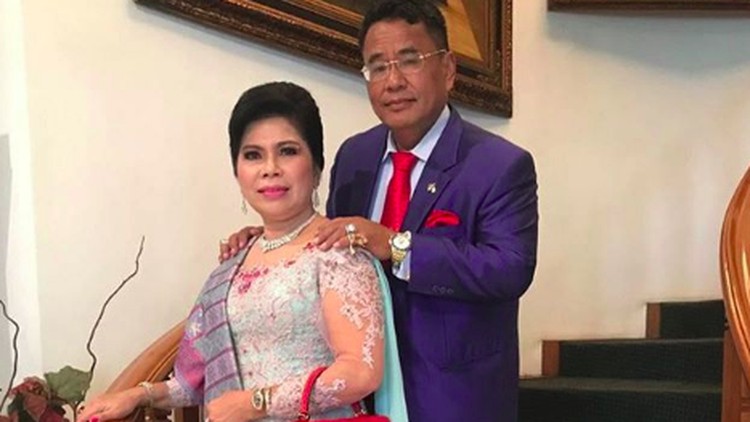 aktivitas hotman paris dan keluarga