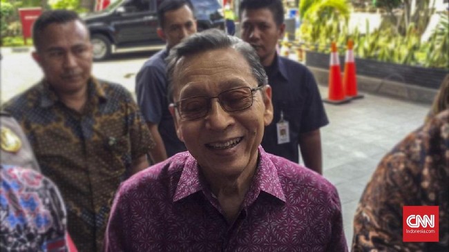 Mantan Wakil Presiden Boediono menjadi orang ke-21 yang dipanggil KPK dalam upaya mendalami kasus dugaan korupsi Bank Century.