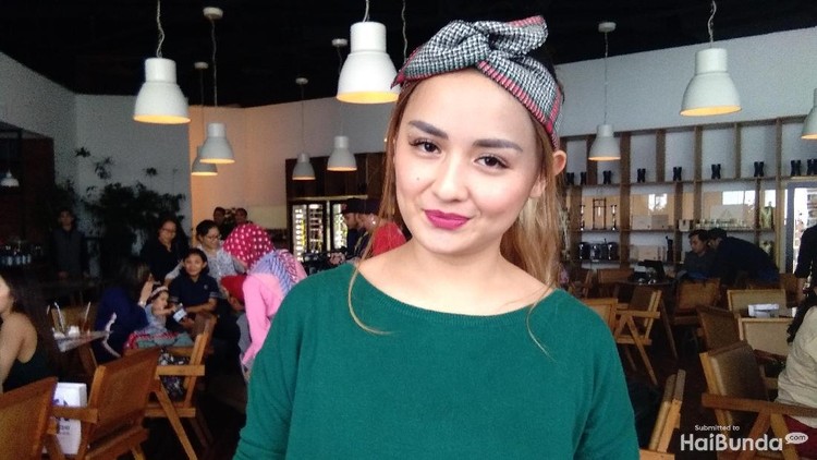 Tips Awet Muda Joanna Alexandra, Ibu Empat Anak Joanna Alexandra berbagi tips nih, Bun, agar tetap awet muda walau sudah punya empat anak.