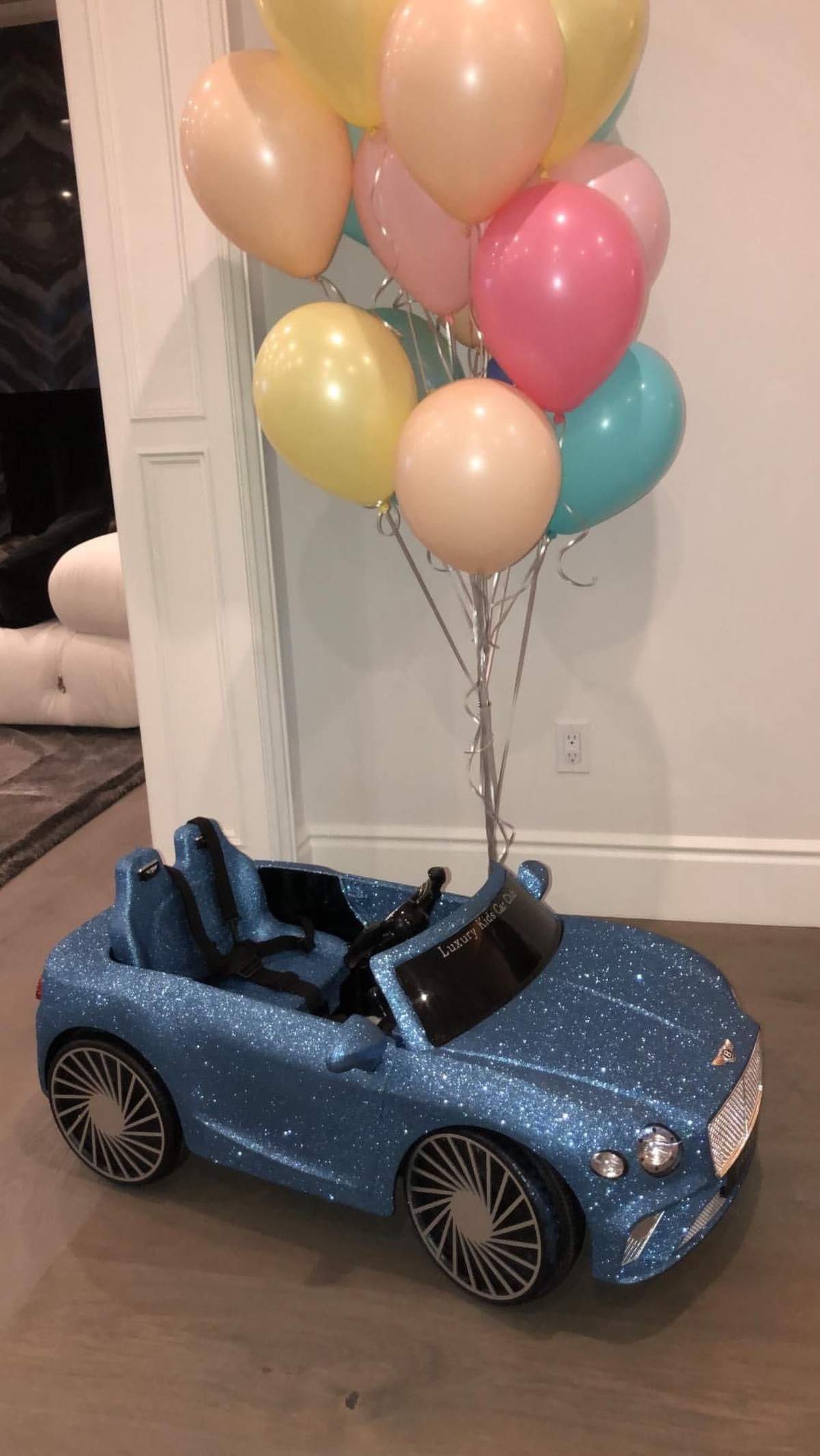 Putri dari Rob Kardashian dan Blac Chyna&comma; Dream Kardashian&comma; rayakan ulang tahun keduanya pada Kamis &lpar;15&sol;11&rpar;&period; Insertizen yang penasaran intip yuk imutnya Dream&period;