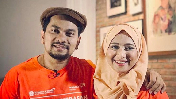 Trik Istri Tompi agar Anak Mau Makan Sayur Ssst, istri dr Tompi, dr Arti Indria punya trik lho supaya anak mau makan sayur. Simak yuk, Bun biar anak nggak picky eating.