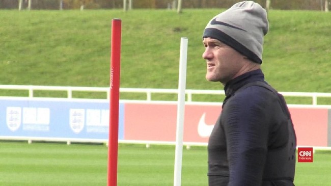 Mantan penyerang Manchester United, Wayne Rooney, sempat tak dikenali petugas keamanan di Stadion Old Trafford, markas Setan Merah.