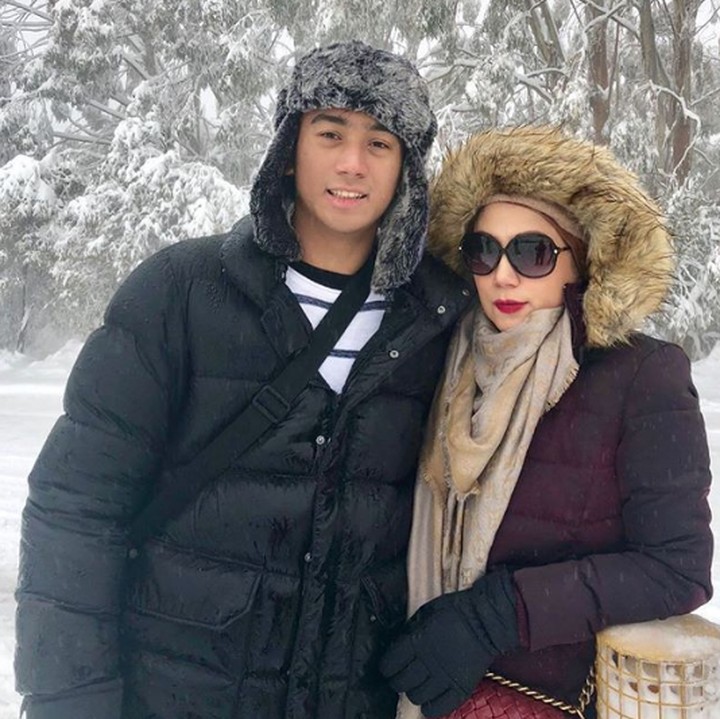 <p>Wah seru nih liburan Marini dan Daffa saat musim salju di Melbourne. Pasti dingin banget ya. (Foto: Instagram @marinizumarnisreal)</p>