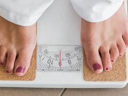 Berat Badan Naik Selama Pandemi? Kenali Penyebab dan Solusinya