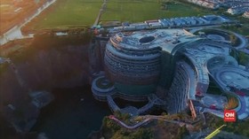 VIDEO: China Bangun Hotel dengan Arsitektur Paling Berbahaya