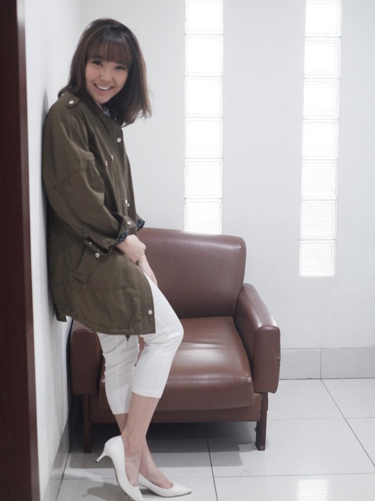 Penyanyi cantik, Gisella Anastasia, tengah merayakan ulang tahunnya yang ke-28 ada Jumat (16/11). Intip yuk gaya kece mama muda satu ini.