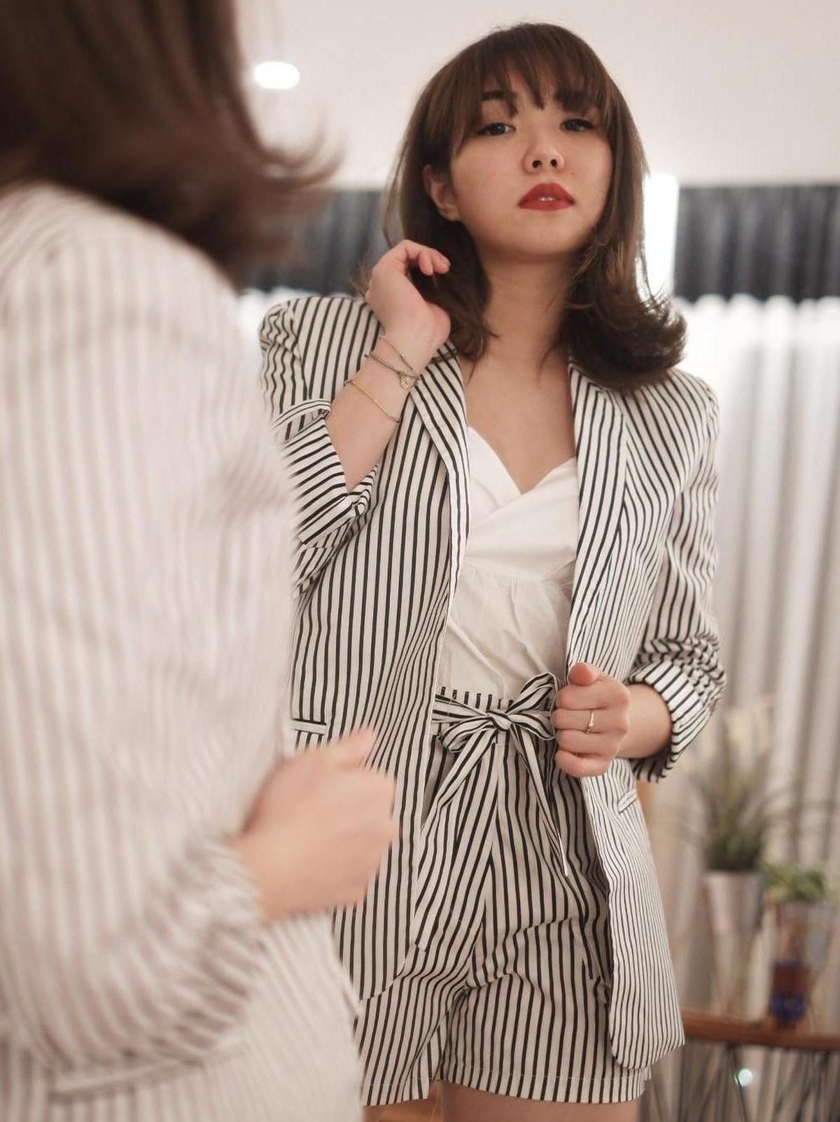 Penyanyi cantik&comma; Gisella Anastasia&comma; tengah merayakan ulang tahunnya yang ke-28 ada Jumat &lpar;16&sol;11&rpar;&period; Intip yuk gaya kece mama muda satu ini&period;