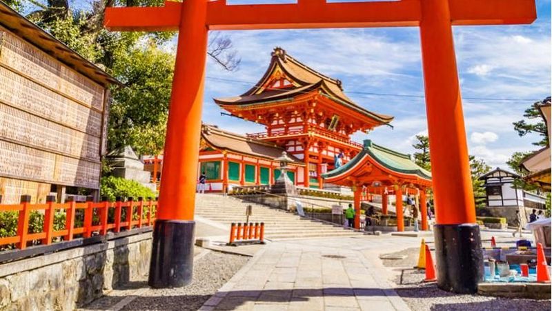 Anda berencana ke Jepang dalam waktu dekat ini? Masih bingung menentukan destinasi yang ingin Anda kunjungi di Negeri Sakura ini?