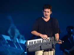 Charlie Puth, Gak Mau Mampir Konser ke Indonesia Nih?