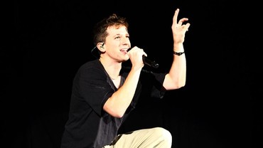 img-title Jawaban Charlie Puth Dituding Fans BTS Pansos