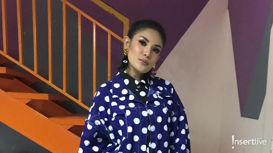 Nindy sebagai sahabat menyebut Luna Maya sebagai sosok yang kuat.