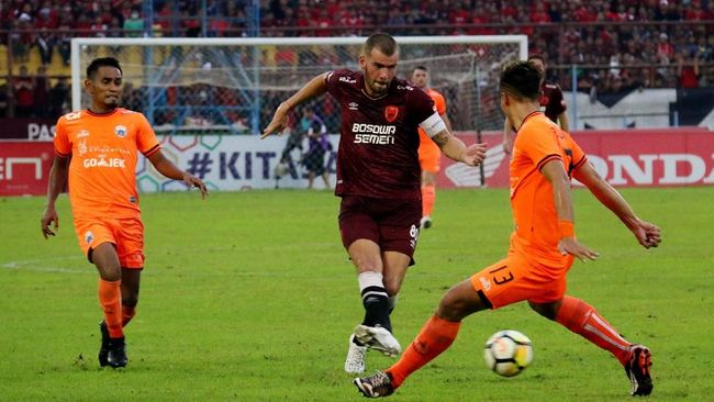 PSM Makassar punya dua masalah jelang menghadapi Persija Jakarta dalam lanjutan Liga 1 2021 di Stadion Manahan, Solo, Selasa (7/12) malam WIB.