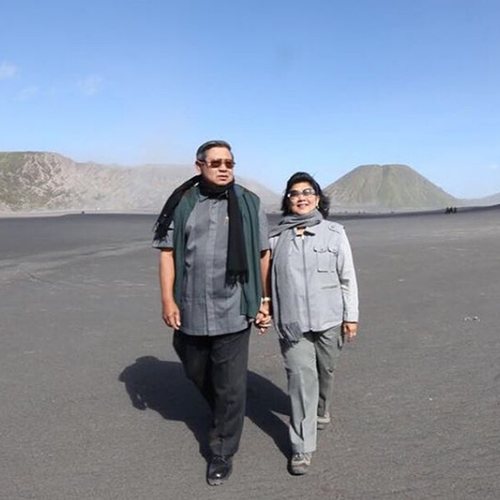 <p>Traveling pun bisa jadi salah satu cara Susilo Bambang Yudhoyono [https://news.detik.com/berita/4305107/pks-sarankan-prabowo-bertemu-sby-ini-kata-gerindra] dan Ani menghabiskan waktu bersama. (Foto: Instagram @aniyudhoyono) </p>