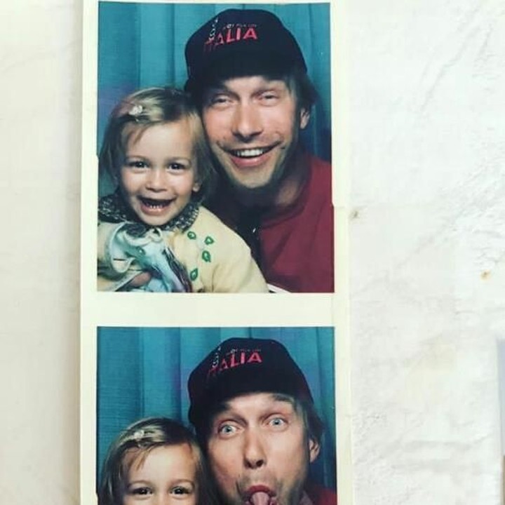 <p><a href="https://hot.detik.com/celeb/d-4296565/kecup-mesra-hailey-baldwin-justin-bieber-ungkap-panggilan-sayang?_ga=2.71402131.104136303.1540779567-1198794712.1536556213" target="_blank">Hailey Baldwin</a> dan ayahnya bergaya kompak banget di foto ini. (Foto: Instagram/ @haileybieber)</p>