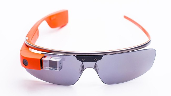 Google menyuntik mati Google Glass Enterprise Version karena gagal meraih perhatian publik karena mahal dan desainnya kurang kece.