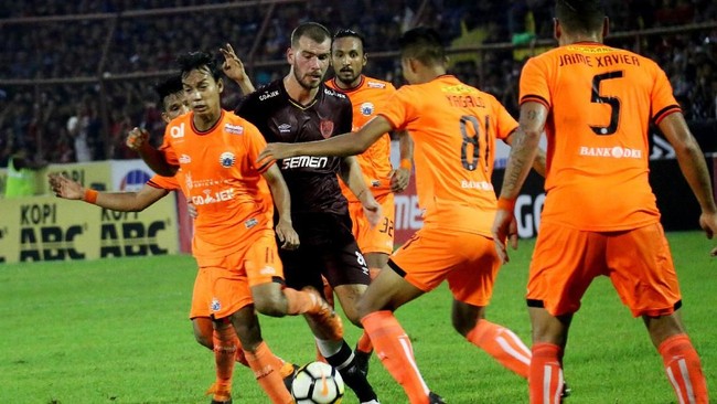 Persija Jakarta berhasil mengalahkan tuan rumah PSM Makassar 1-0 berkat gol Marko Simic, pada laga Liga 1 2019 di Stadion Andi Mattalatta, Minggu (20/10).
