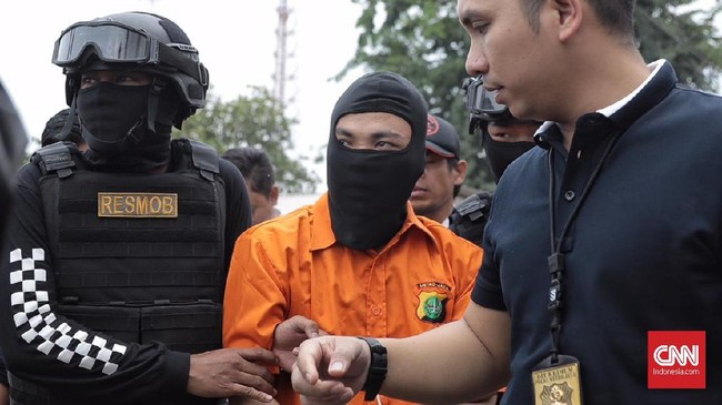 Sejumlah ucapan korban pembunuhan sekeluarga di Bekasi jadi pemicu tersangka emosi hingga kemudian naik pitam menghabisi nyawa mereka.