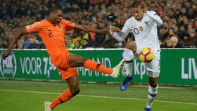 FOTO: Drama Timnas Prancis Tumbang di Markas Belanda