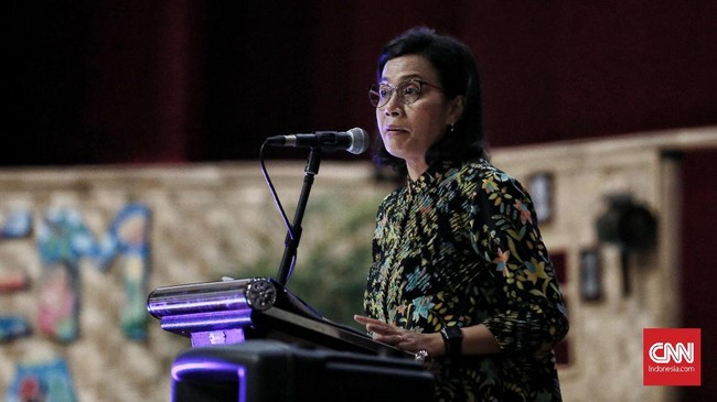Presiden Joko Widodo dan Menteri Keuangan Sri Mulyani Indrawati diminta untuk segera menerbitkan aturan untuk mengenakan cukai plastik.