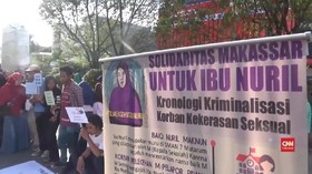 VIDEO: Aksi Soladaritas Bela Baiq Nuril di Makassar