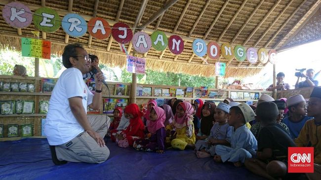 Tradisi mendongeng yang semakin surut sesuai perkembangan zaman, dipandang mempunyai banyak manfaat positif,