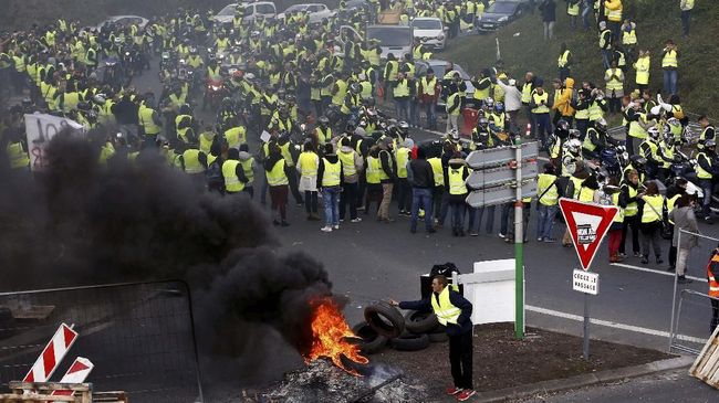 Paris Akan Dijaga 8.000 Polisi untuk Hadapi Demonstran