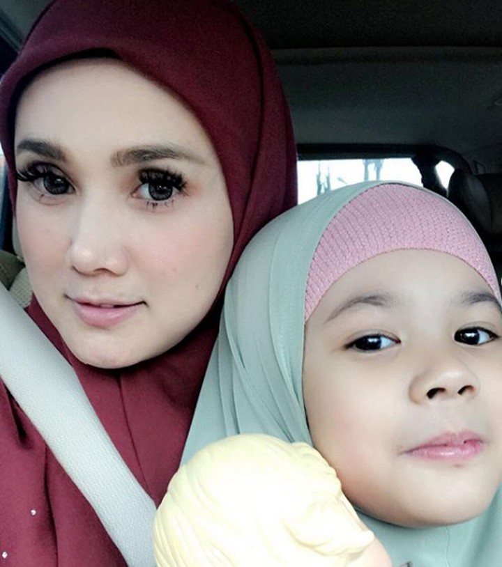 Bikin Adem Potret Kebersamaan Mulan  Jameela  dengan Anak  